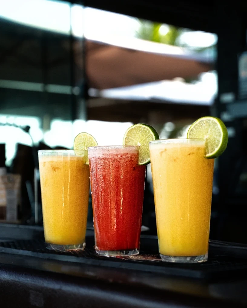 Exclusive Beach Club - VIP Sunbed in Barra - Image